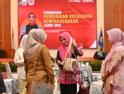 Dorong Lahirnya Wirausaha Profesional, Dekranasda Sulsel Gelar Pelatihan Anyaman dan Ecoprint