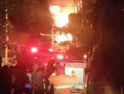 Berhasil Padamkan Api di Jalan Pongtiku 1, Netizen Puji Kerja Keras Damkar Makassar