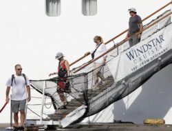 Kapal Pesiar Star Breeze Berlabuh di Kota Makassar