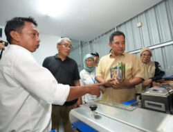 Didampingi Wakil Ketua DPRD Sulsel, Bahtiar Baharuddin Tinjau Pabrik Pengolahan Keripik Pisang Loka Sidenreng