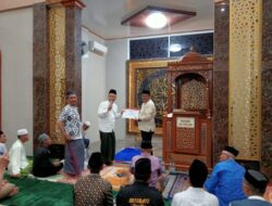 Safari Ramadhan, Kadis PPKB Makassar Serahkan bantuan di Masjid Al Falah