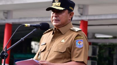 Hari Kesadaran Nasional, Penjabat Gubernur Sulsel Serahkan 4.100 Bibit Pohon dan 2.341 SK PPPK