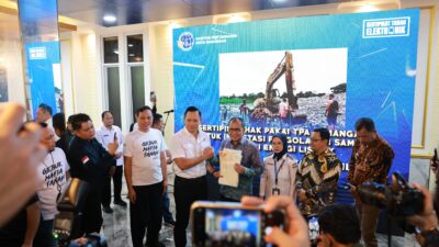 Menteri AHY Beri Sertifikat Tanah Elektronik ke Pemkot Makassar Senilai Rp3 Triliun
