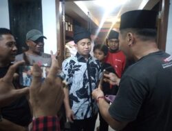 Lembaga Penggiat Budaya LSBW Hadiahi TSM Passapu dan Sebilah Badik