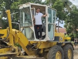 Peduli, Syaharuddin Alrif Perbaiki Jalur Trans Sulawesi di Sidrap