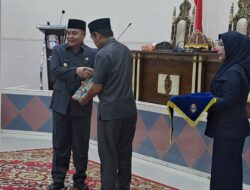 Pj Bupati Wajo Serahkan Ranperda LKPJ ke Dewan Untuk Dibahas