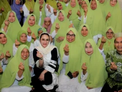Ditemui Debbie Rusdin, Pengurus Majlis Taklim Baiturrahim Makassar Doakan Rudal Jadi Walikota