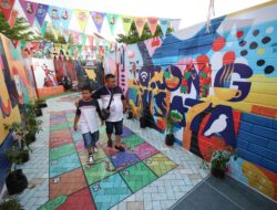 Replika Lorong Wisata Hadirkan Permainan Ular Tangga dan Dende-Dende, Buat Anak-Anak Makin Betah di Makassar F8