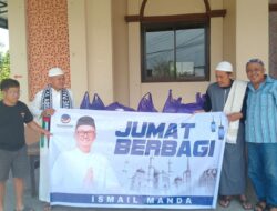 Owner Benteng Kupa Group, Ismail Manda  Melakukan Kegiatan Jumat Berkah di Kota Parepare