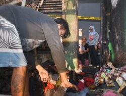 Meski Jadwal Sosialisasi Padat, Rezki Mulfiati Lutfi Sempatkan Kunjungi Korban Kebakaran di Jalan Abu Bakar Lambogo