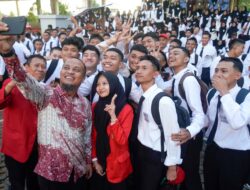 Diundang PKKMB 2024, Dekan Teknik Unhas Sebut Andi Sudirman Alumni Terbaik yang Patut Dicontoh