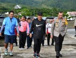 Kapolda Sulbar Serahkan Bantuan Bus Bekas untuk Terumbu Karang, Pj Bahtiar Ucapkan Terima Kasih