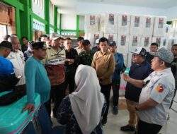 PJ Bahtiar Lakukan Pelepasan Logistik Pilkada di KPU Mamuju Pastikan Pendistribusian Berjalan Lancar