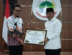 OPD Pemprov Kinerja Terbaik Terima Penghargaan PJ Gubernur Bahtiar