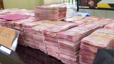 Waspada Uang Palsu, Terutama Pecahan 100 dan 50 Ribu Rupiah,  Terungkapnya Pabrik Pencetakan Uang Palsu di Kampus UIN Makassar