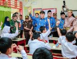 Prof Zudan Keliling Pantau Makan Gratis