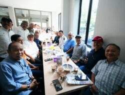 Pj Gubernur Sulsel Prof Fadjry Djufry Ngopi Bareng Kepala OPD dan Jurnalis, Perkuat Sinergi dan Transparansi