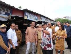 Pj Gubernur Sulbar, Bahtiar Bersama Forkopimda Tinjau Harga Pangan di Pasar, Sekaligus Gelar Gerakan Pangan Murah