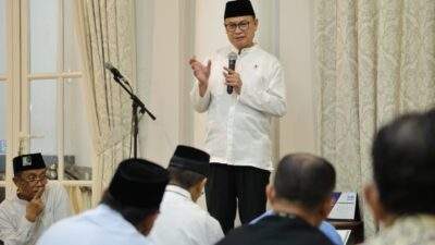 KAHMI Gelar Tarawih, Taruna Ikrar di Hadapan JK Paparkan Mukjizat Shalat terhadap Kesehatan Perspektif Neurosains