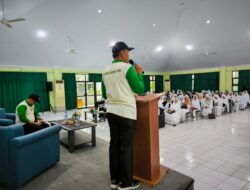 Tenaga Ahli Menag RI Dr. H. Bunyamin Yapid Berikan Bimbingan Manasik Haji dan Pembekalan kepada PPIH Kloter se-Kota Batam