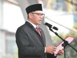 Ketua DPRD Makassar Supratman Bacakan Naskah Proklamasi pada Peringatan HUT RI ke-80 di Lapangan Karebosi