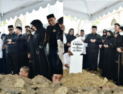 Ribuan Masyarakat dan Tokoh Hadiri Pemakaman Ibunda Wakil Gubernur Sulsel, Fatmawati Rusdi 