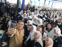 Wali Kota Makassar Perkenalkan Program Makassar Creative Hub di PKKMB Unibos 2025