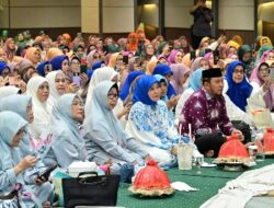 Aliyah Mustika Ilham Tegaskan Komitmen Hidupkan Tradisi Keagamaan dalam Maulid Akbar BKMT Makassar