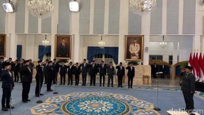 Presiden Prabowo Lantik Menteri Baru dalam Reshuffle Menteri Keuangan Sri Mulyani Bersama Beberapa Menteri Lainnya