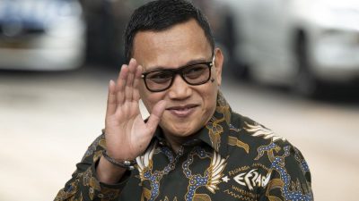 Abdul Kadir Karding – Kesederhanaan Seorang Perantau dalam Istana