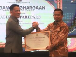 Tasming Hamid Raih Penghargaan Kemenkumham atas Dukungan Pembentukan Posbakum di Parepare