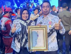Bupati Syaharuddin Alrif Terima Anugerah Dwija Praja Nugraha, Penghargaan Tertinggi PB PGRI