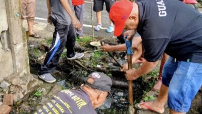 Sabtu Bersih di Kelurahan Mario, Lurah Ronny Prabowo Pimpin Kerja Bakti Mitigasi Genangan