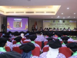 Dispar Makassar Dampingi Wali Kota pada Wisuda Polimedia PSDKU Makassar Angkatan XV