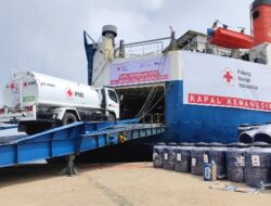 PMI Berangkatkan Kapal Kemanusiaan Bawa 60 Tangki Air dan Bantuan Logistik ke Aceh, Sumut, dan Sumbar