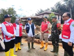 Kunjungi Lokasi Bencana di Sumut,Ketua Umum PMI Jusuf Kalla: Penanganan Bencana Dilakukan dalam Tiga Tahap