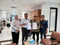 Serah Terima Sertifikat Halal, DISKOP UKM Makassar Perkuat Daya Saing UMKM