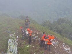 Badan dan Ekor Pesawat ATR 42-500 Ditemukan di Lereng Gunung Bulusaraung