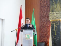 Dari Padang untuk Dunia, Prof Taruna Ikrar Tantang Mahasiswa Unand Berani Terbang Lebih Tinggi