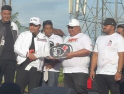 PSI Sulsel Tegaskan Politik Kehadiran, Gandi Rusdi Serahkan Lima Ambulans untuk Warga Pinrang