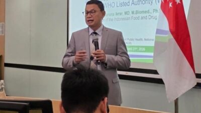 Taruna Ikrar Kepala BPOM RI Disambut Meriah di NUS Singapura, Kampus Terbaik Asia dan Dunia, Paparkan Pencapaian WLA