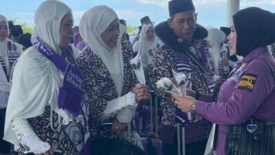 Jamaah Haji Khusus PT Annur Maarif Dijamu Makan Siang Eksklusif di Lounge Bandara Sultan Hasanuddin