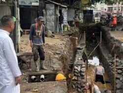 Gubernur Sulsel Andi Sudirman Tinjau Progres Jalan Hertasning, Drainase Diperbesar untuk Atasi Genangan