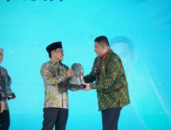 Wali Kota Munafri Terima Penghargaan Paritrana Award, Bukti Komitmen Lindungi Pekerja Rentan