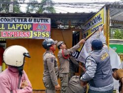 Berdiri di Atas Fasum hingga 10 Tahun, 25 PK5 Tamalanrea Bongkar Lapak Secara Mandiri