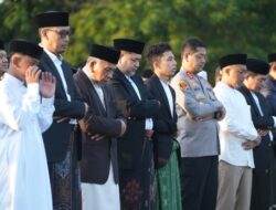 Munafri-Aliyah Kompak Salat Idul Adha Bersama Ribuan Warga di Karebosi, Serukan Perkuat Kepedulian Sosial