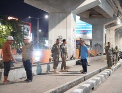 Respons Aduan Warga, Satgas Rappocini Turun Langsung Bersihkan Kawasan Bawah Tol Pettarani
