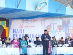 Wakil Bupati Wajo Pimpin Upacara Hari Pendidikan Nasional di Halaman Dinas Pendidikan Kabupaten Wajo