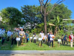 Rayakan HUT ke-27, PNM Tanam Tabebuya Kuning di Kawasan Monumen Mandala Makassar