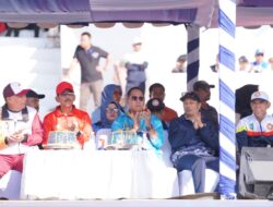 Bupati Andi Rosman Pimpin Defile Kontingen Wajo pada Pembukaan Porsenijar PGRI Sulsel 2026